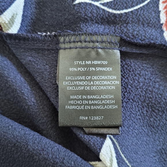 Harve Benard Navy🇺🇲 Floral💐 Top - NWT - Picture 7 of 13